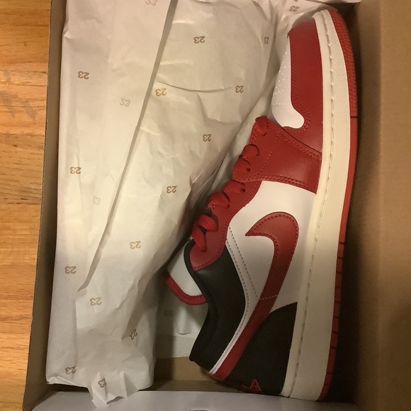 Nike Air Jordan 1 Low Gym Red Sail Mens Size 9 - Picture 6 of 13